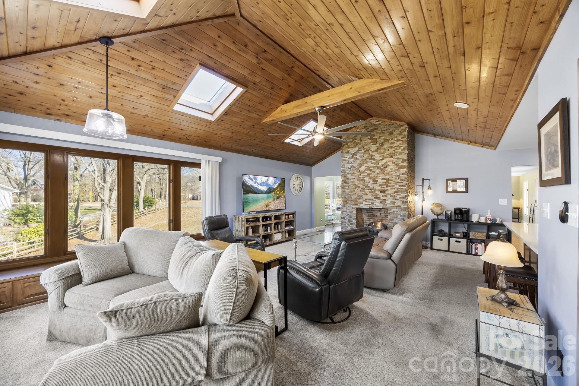 1419 Stoneyridge Drive — Charlotte