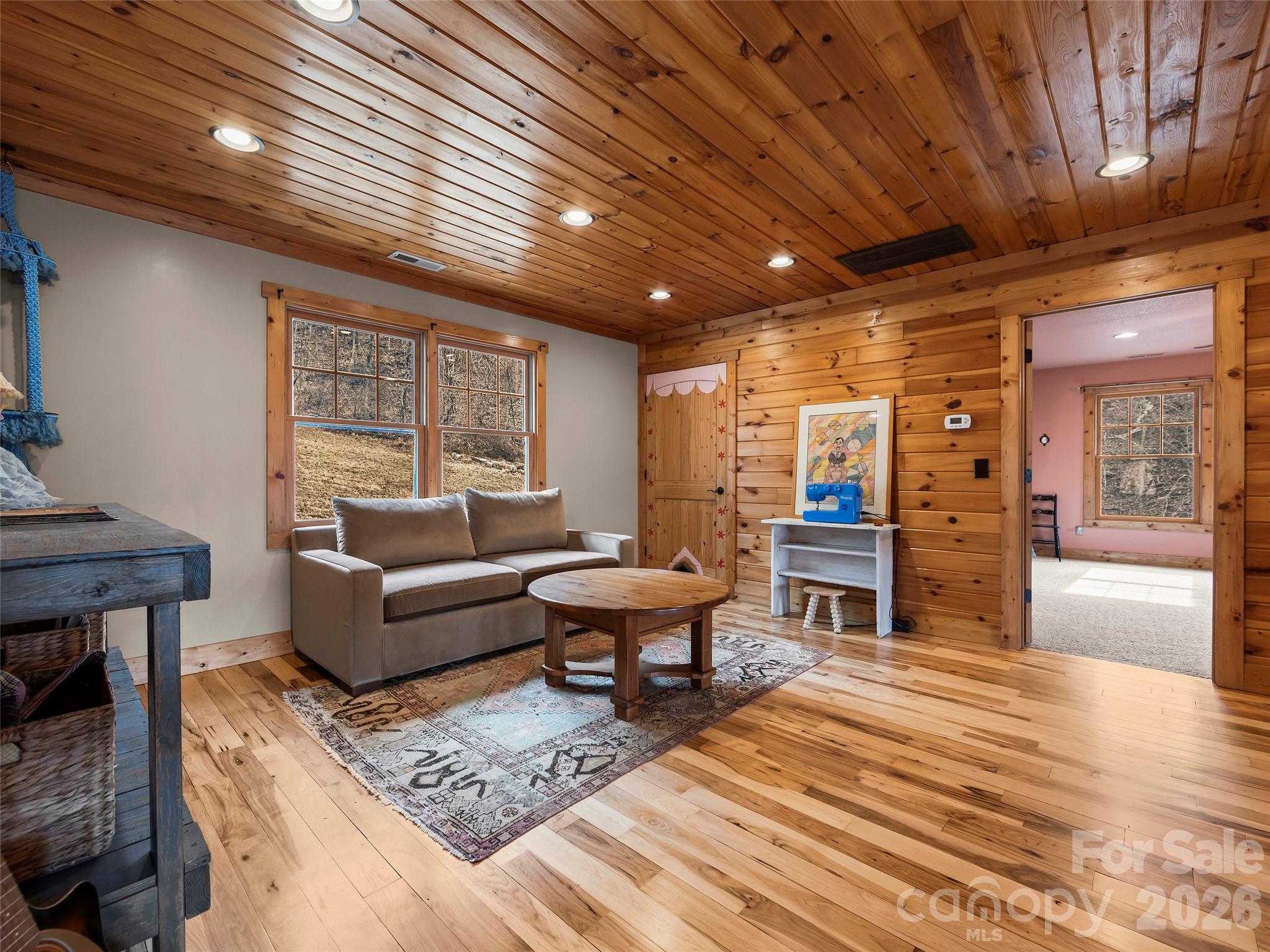 110 Mailon King Road — Leicester