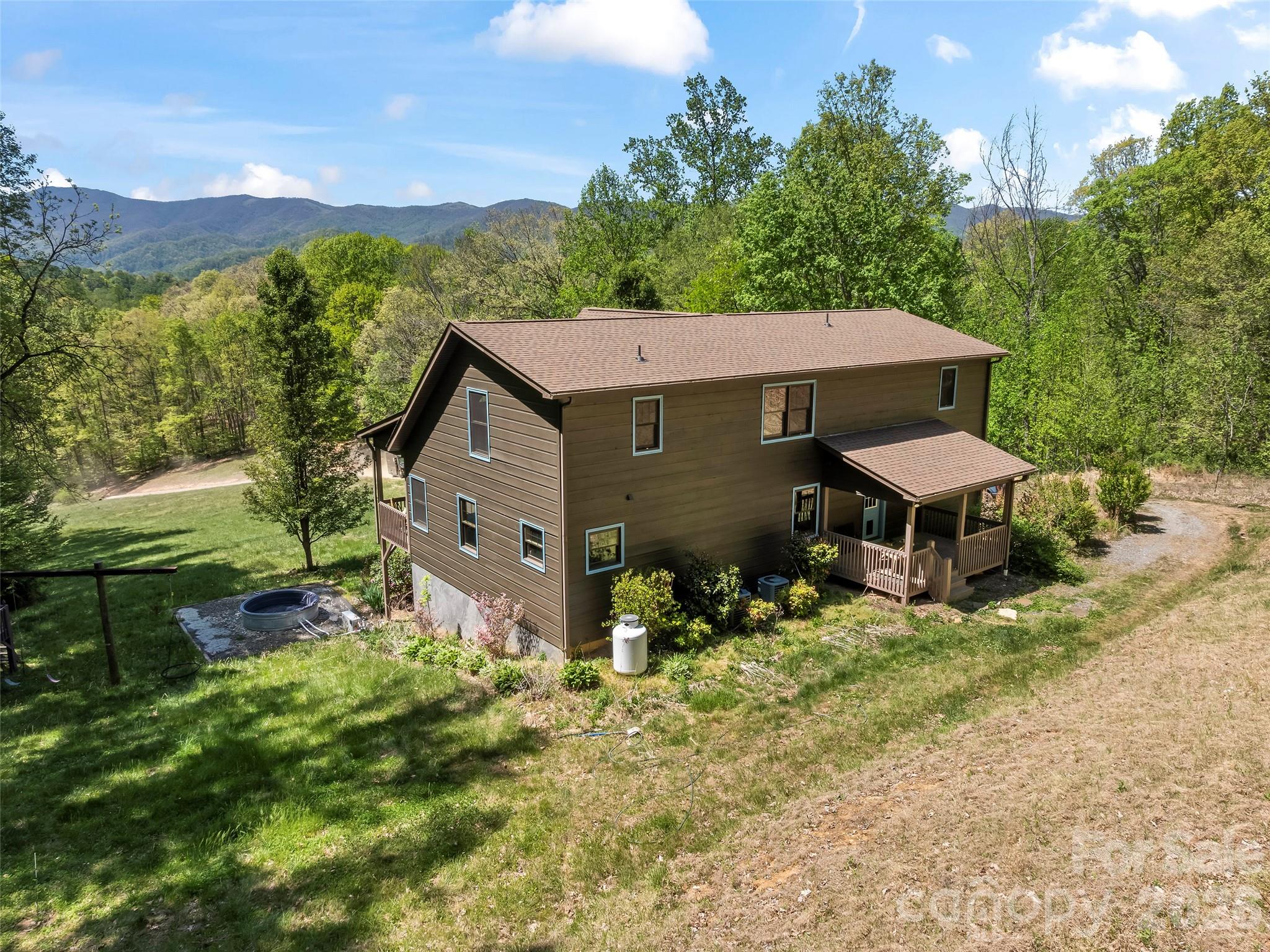 110 Mailon King Road — Leicester