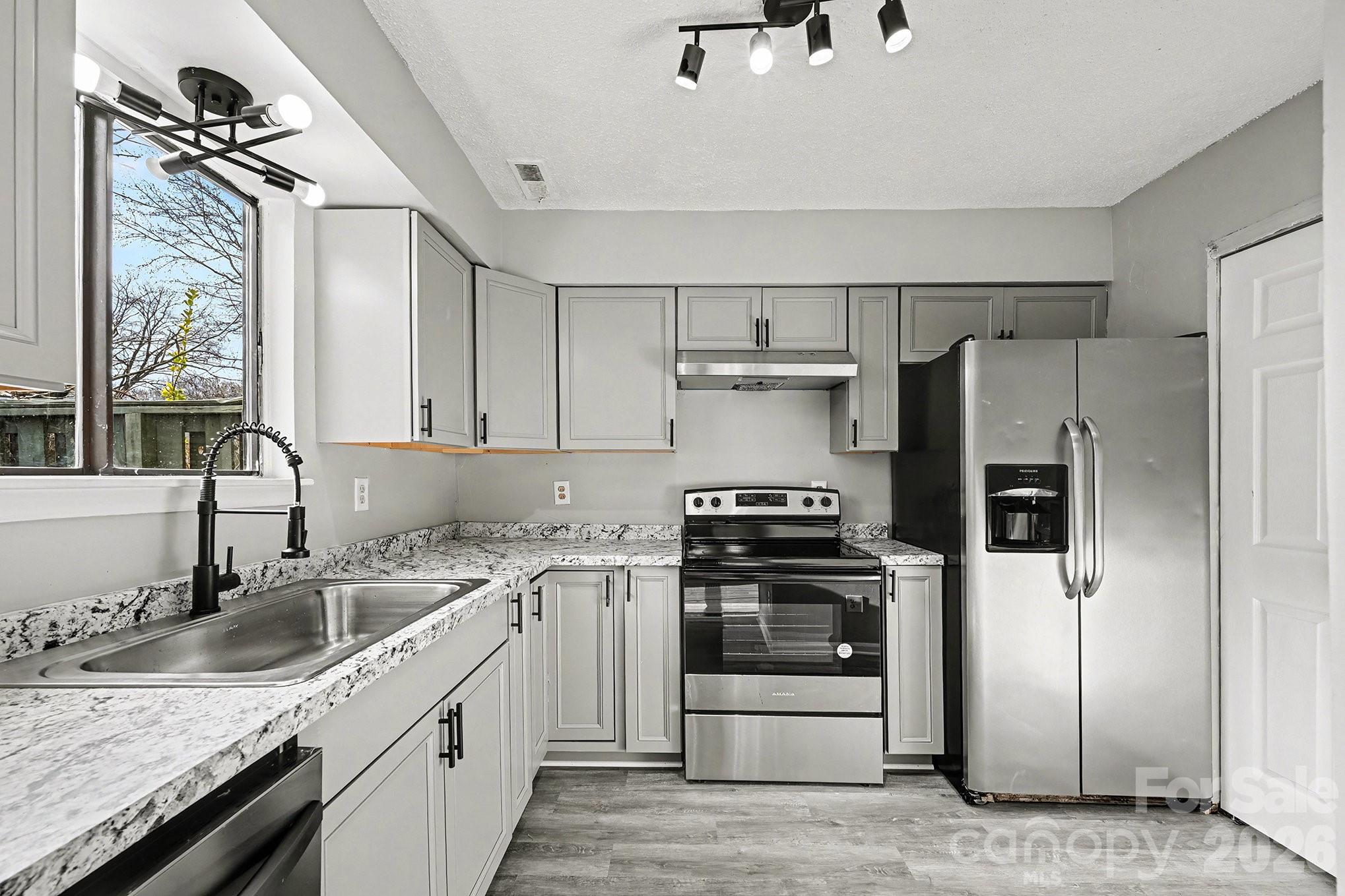 6134 Bent Tree Court — Charlotte