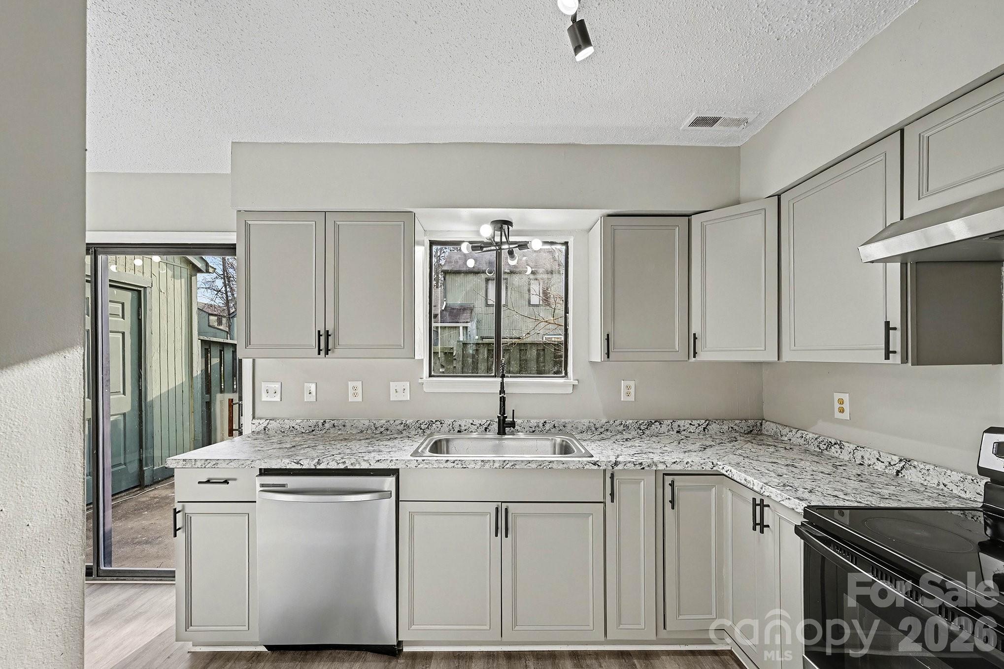 6134 Bent Tree Court — Charlotte