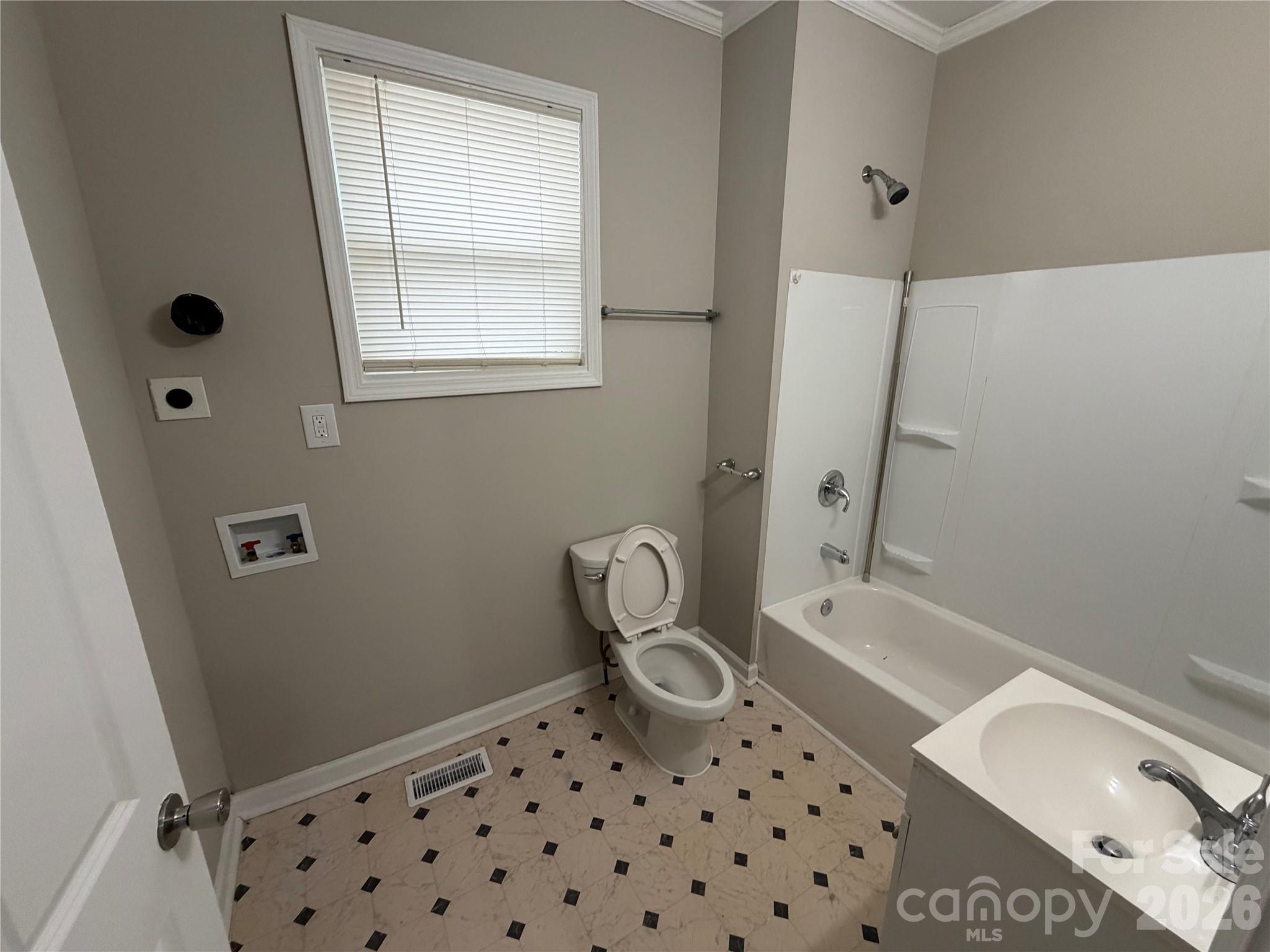 2037 S Pine Drive — Gastonia