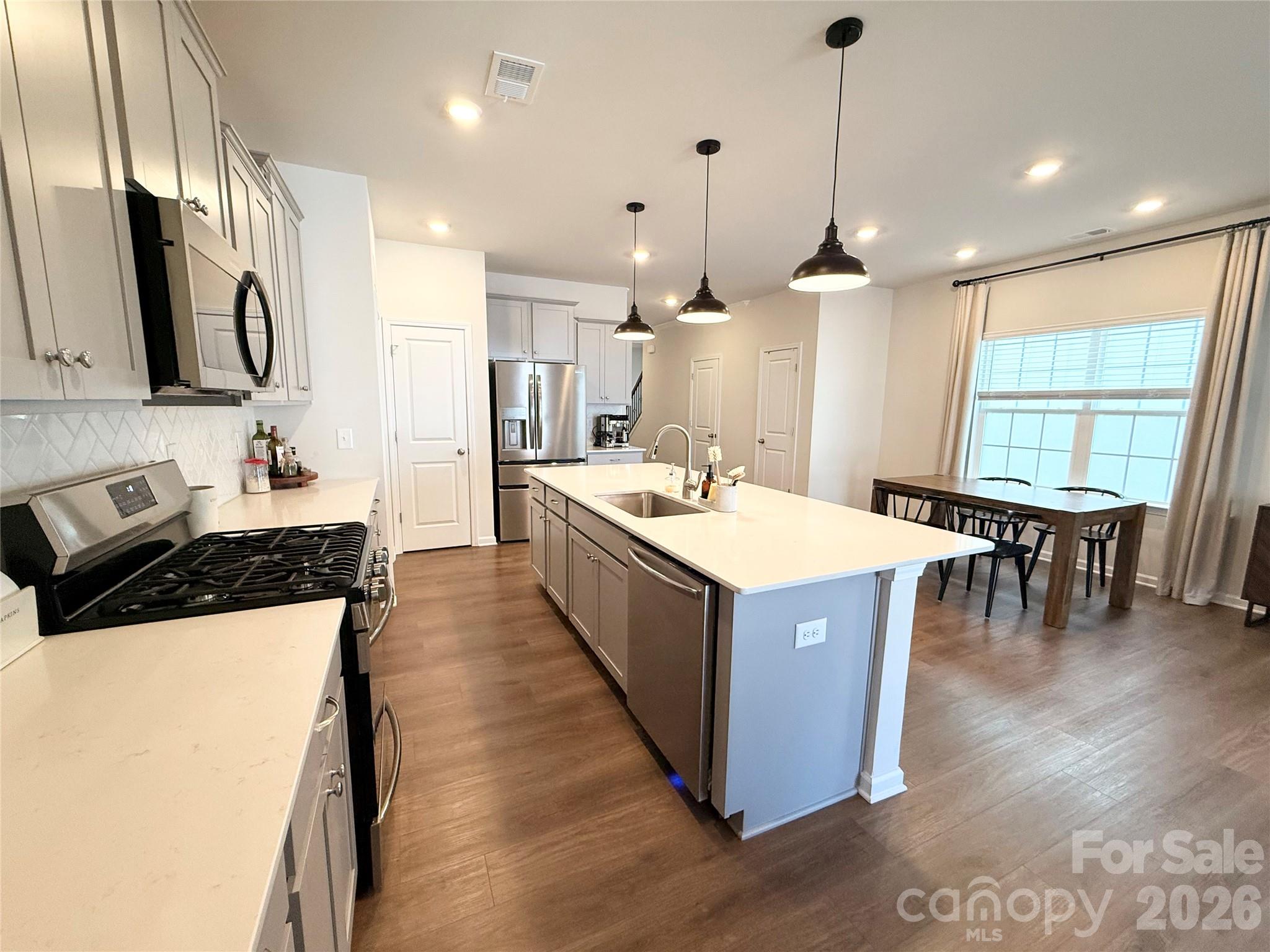 6570 Gopher Road — Lancaster