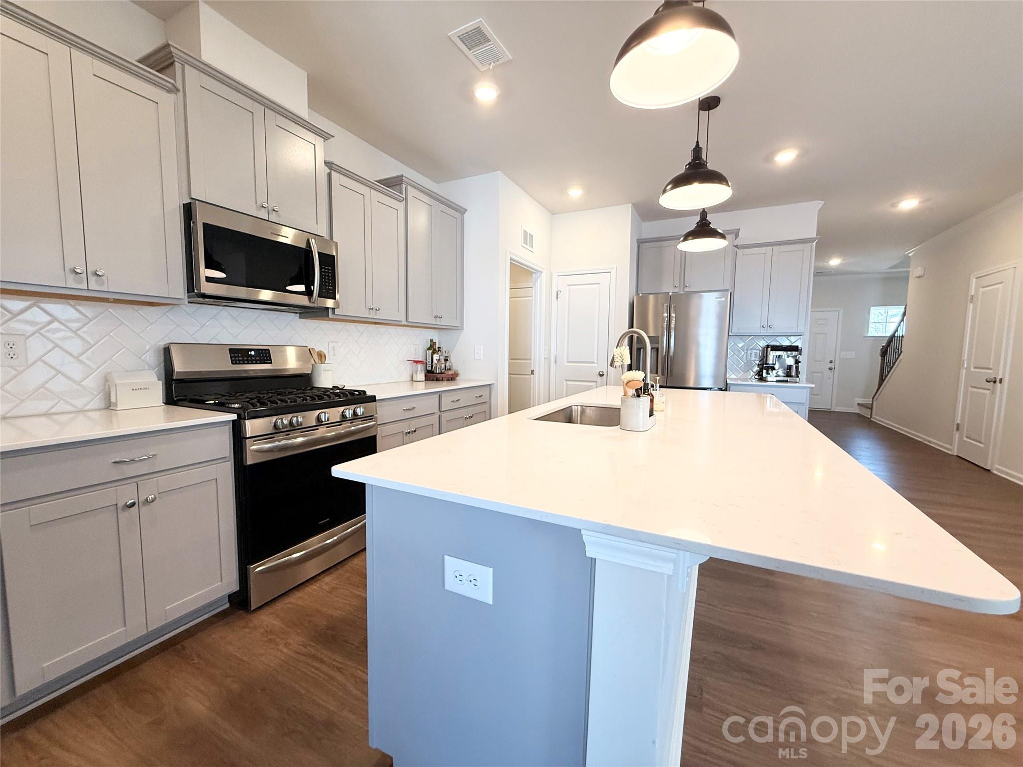 6570 Gopher Road — Lancaster