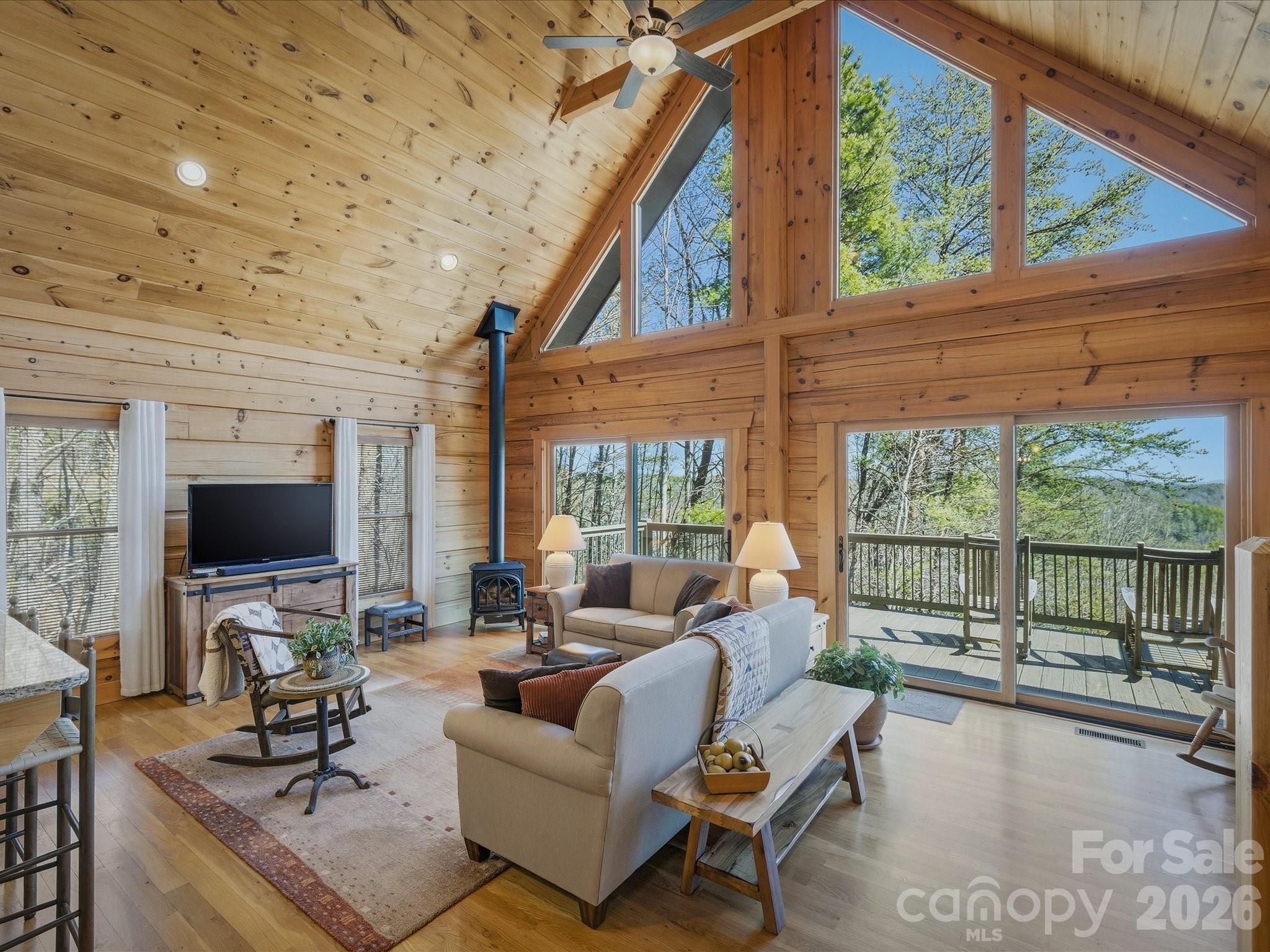 1016 Horizon Trail — Nebo