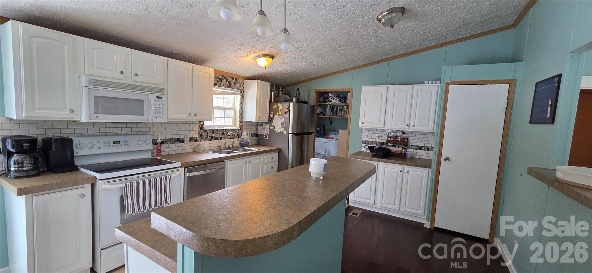 85 Vance Avenue — Black Mountain