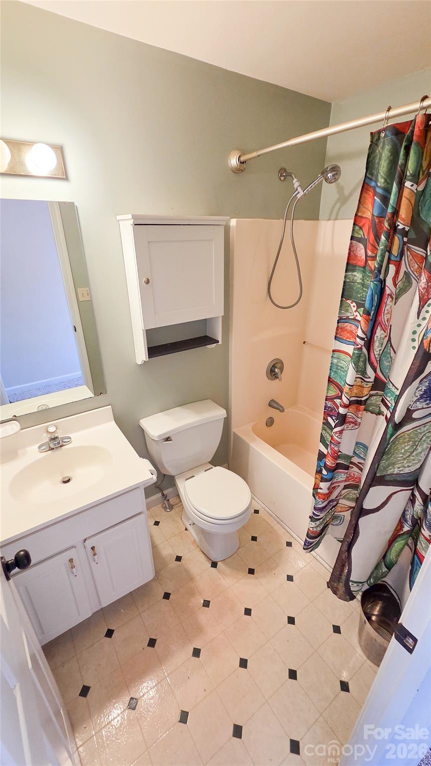28 Sweetbriar Court — Asheville