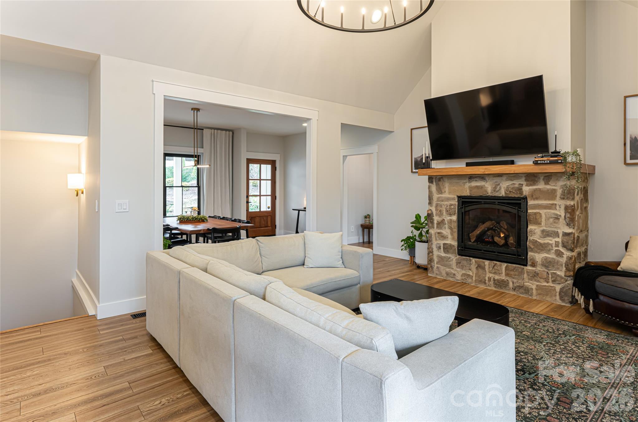13 Cambridge Drive — Candler