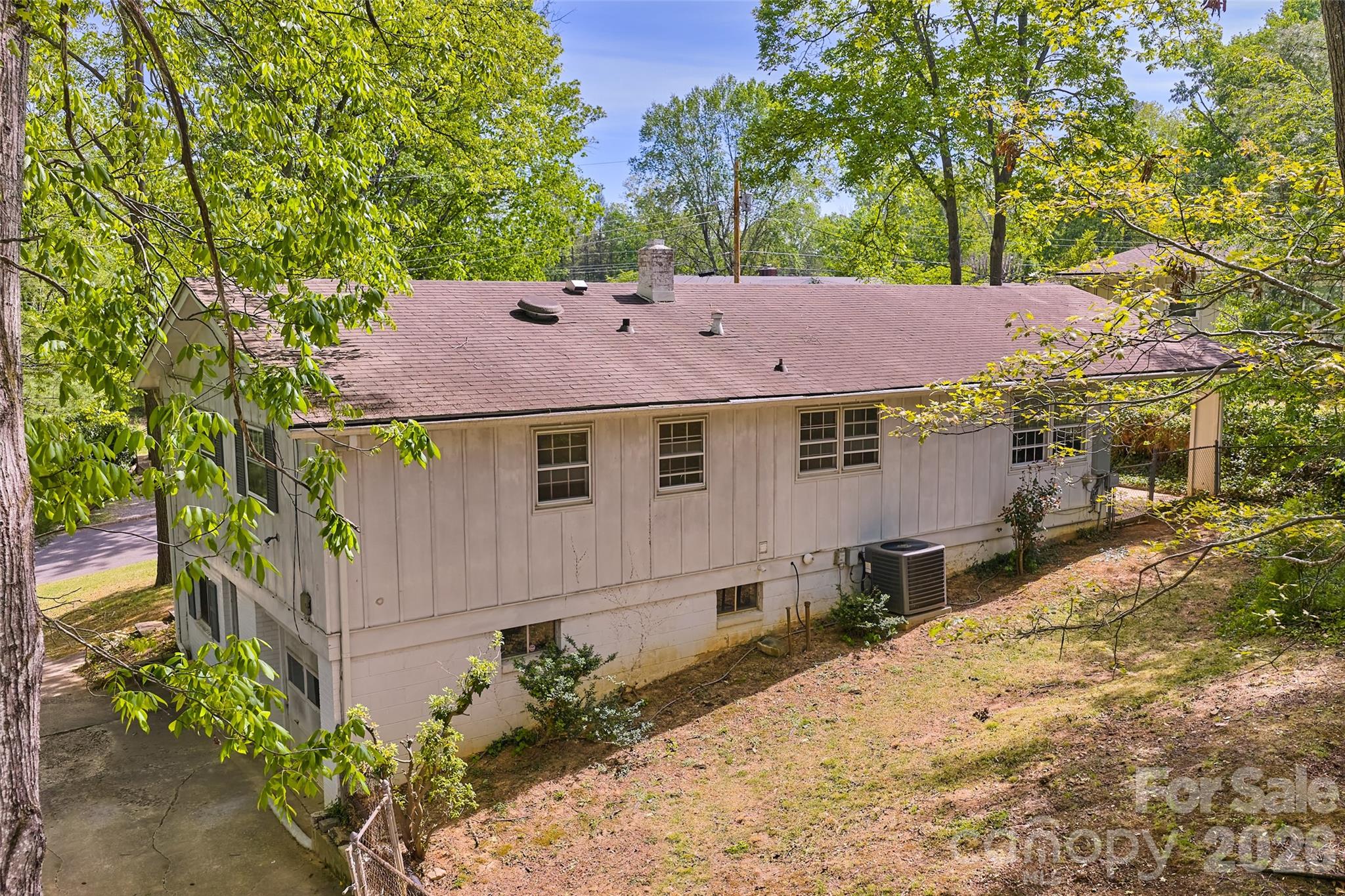 68 Imperial Court — Asheville