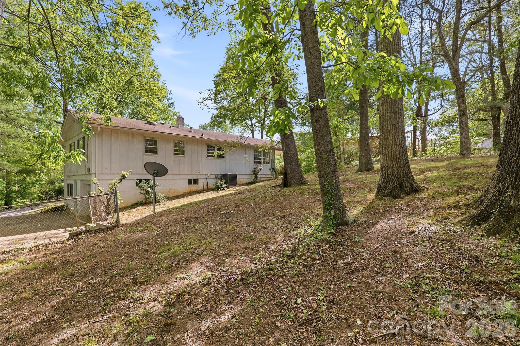 68 Imperial Court — Asheville
