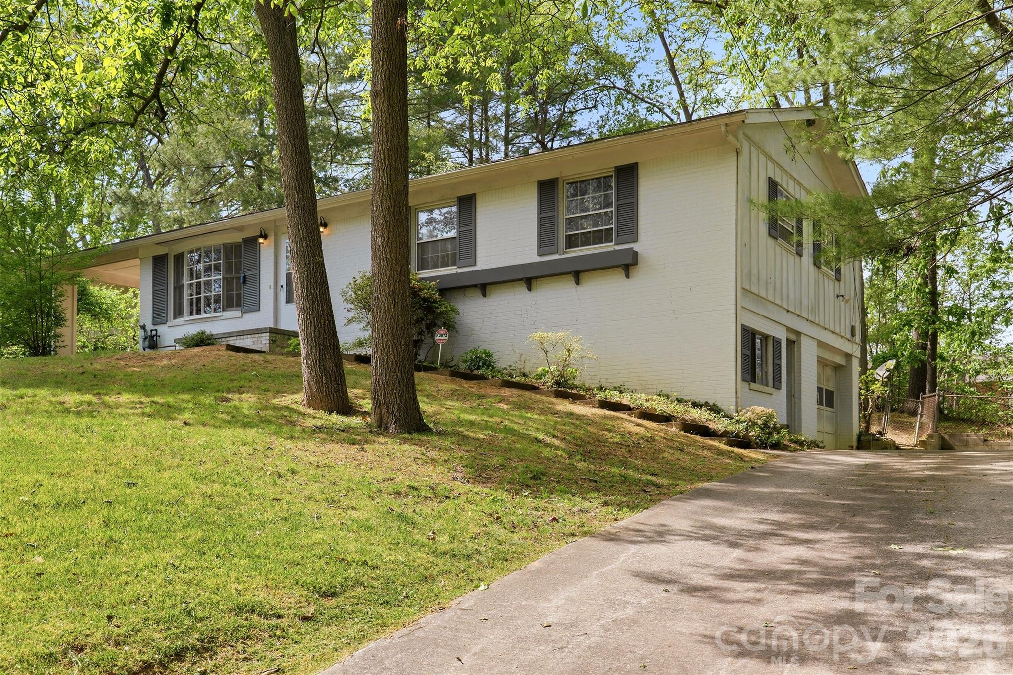 68 Imperial Court — Asheville