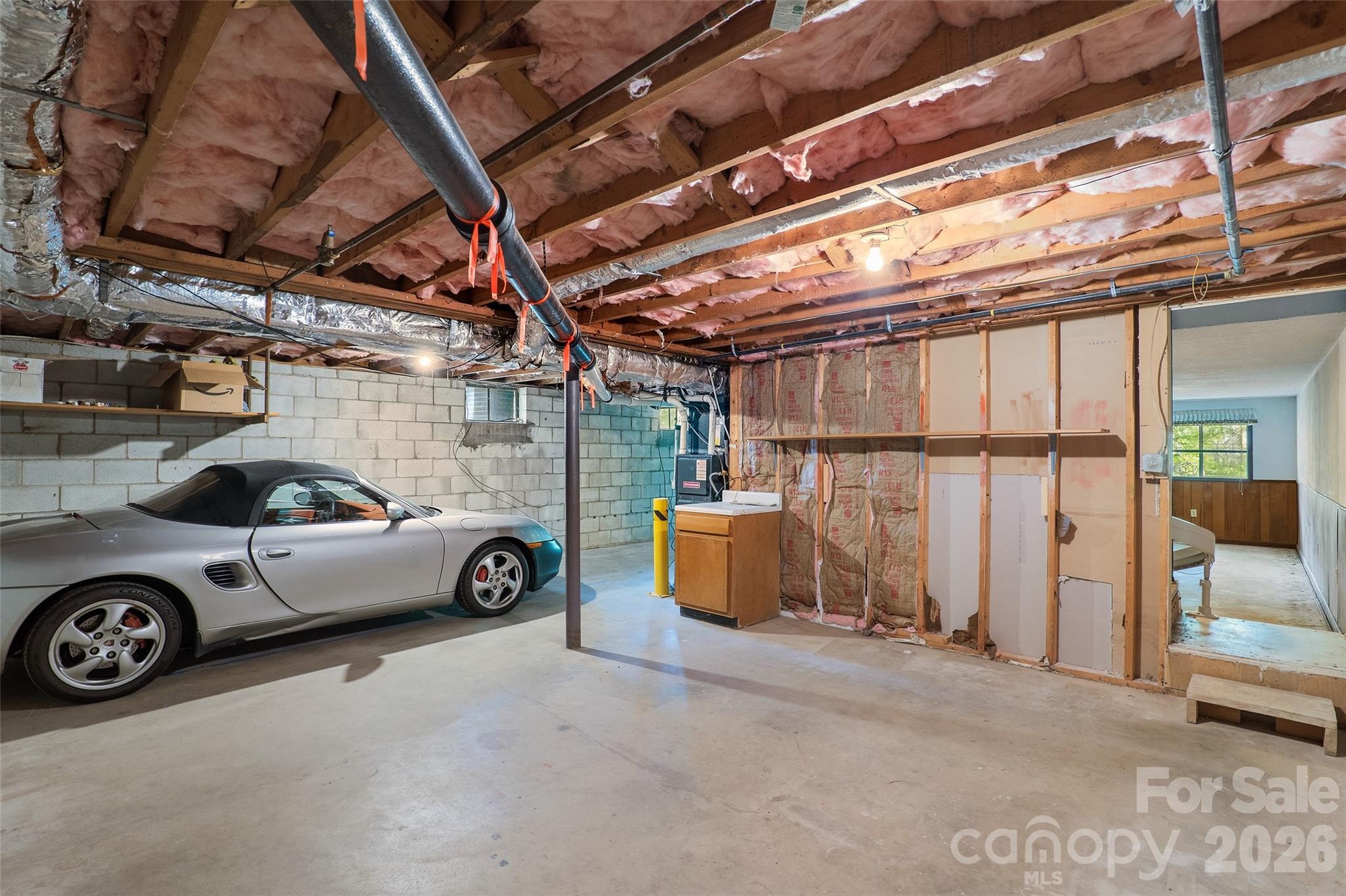 68 Imperial Court — Asheville