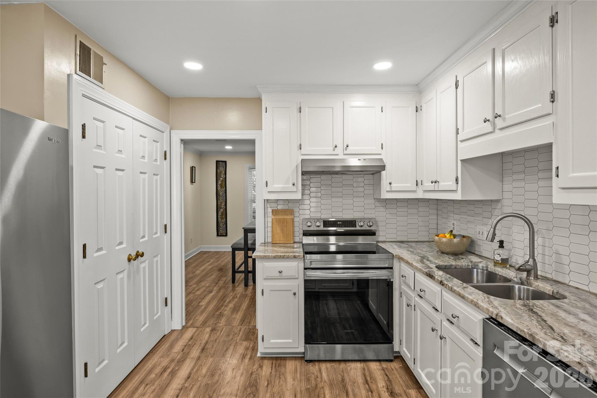 806 Colony Oaks Drive #B — Monroe