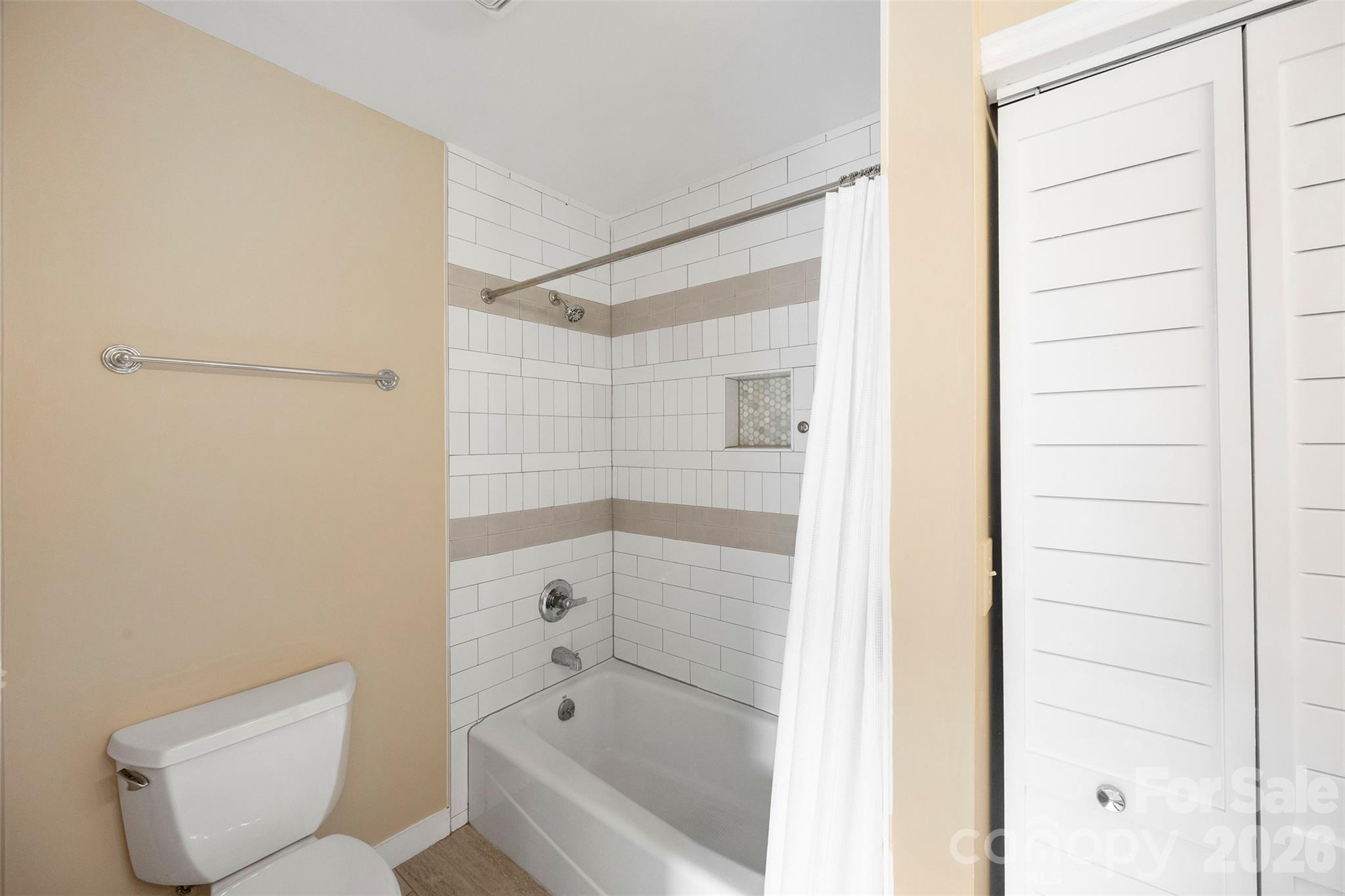 301 Queens Road #108 — Charlotte