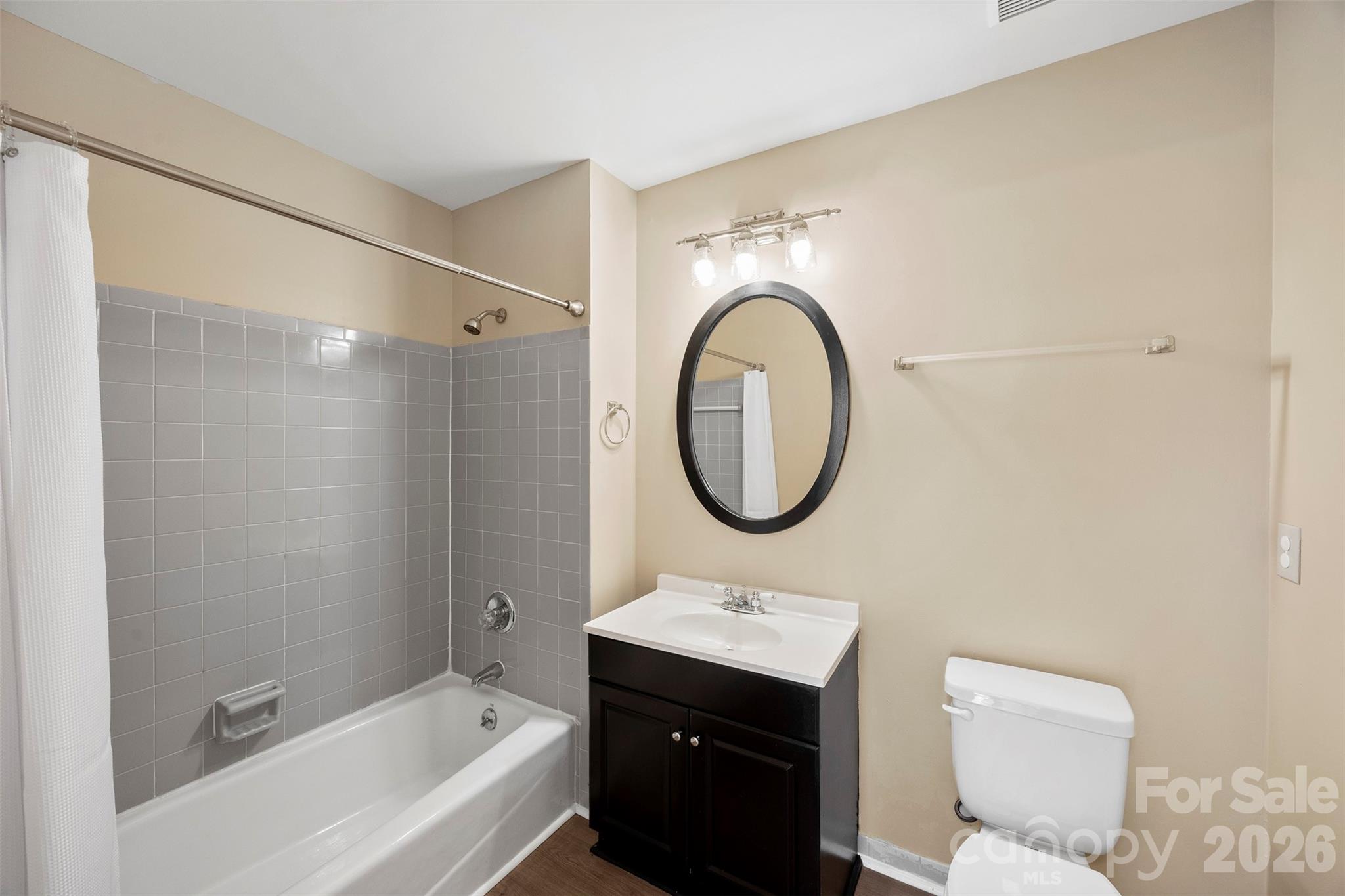 301 Queens Road #108 — Charlotte
