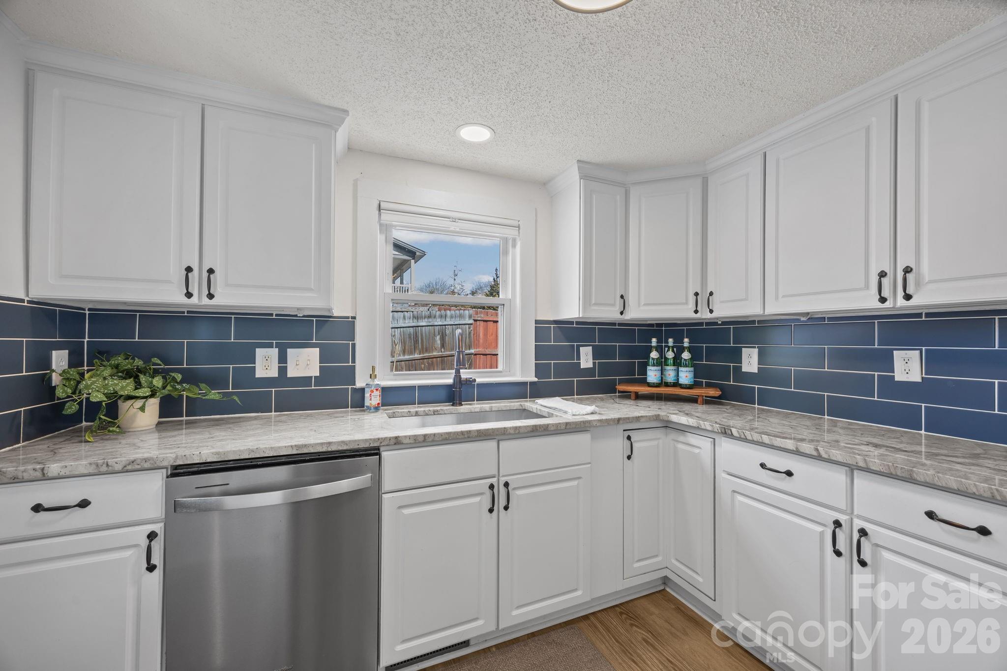 164 Lakeside Drive — Asheville