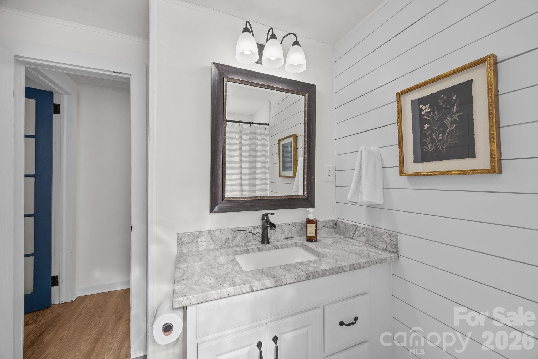 164 Lakeside Drive — Asheville