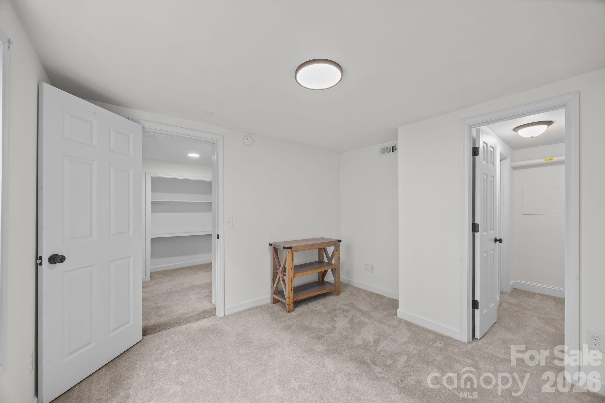 164 Lakeside Drive — Asheville