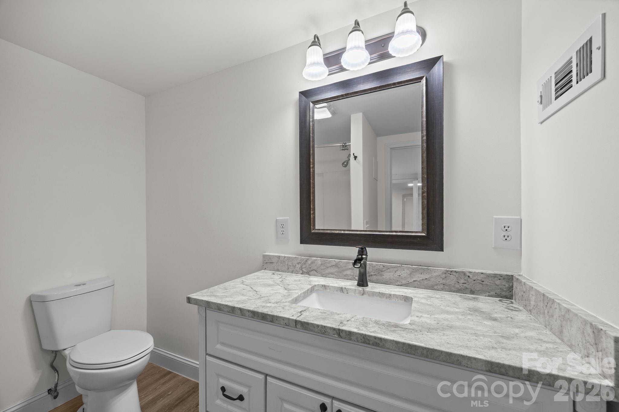 164 Lakeside Drive — Asheville