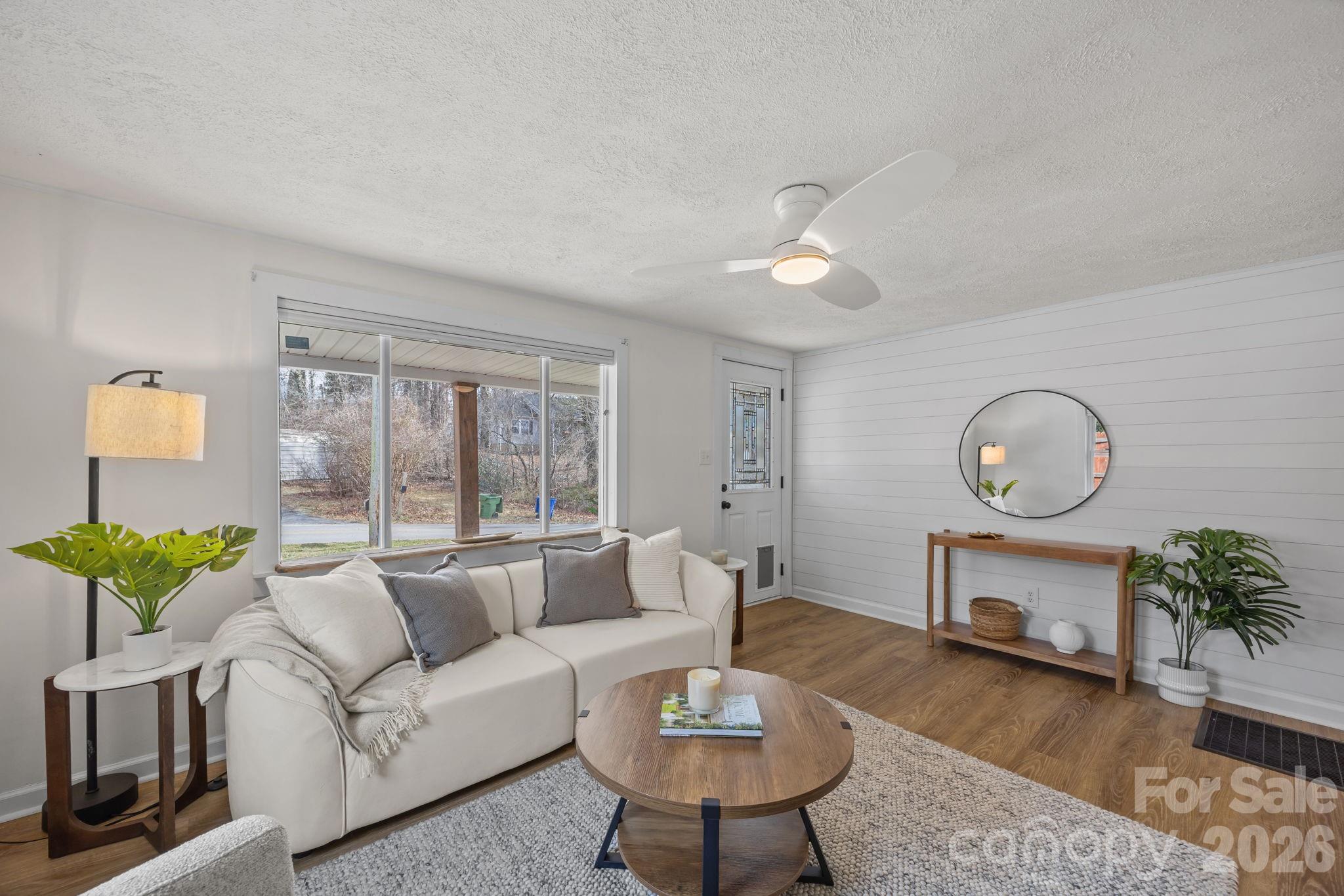 164 Lakeside Drive — Asheville