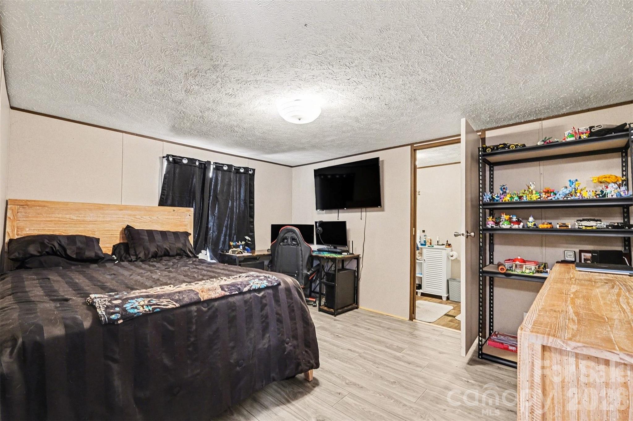 1846 Apple Blossom Road — York