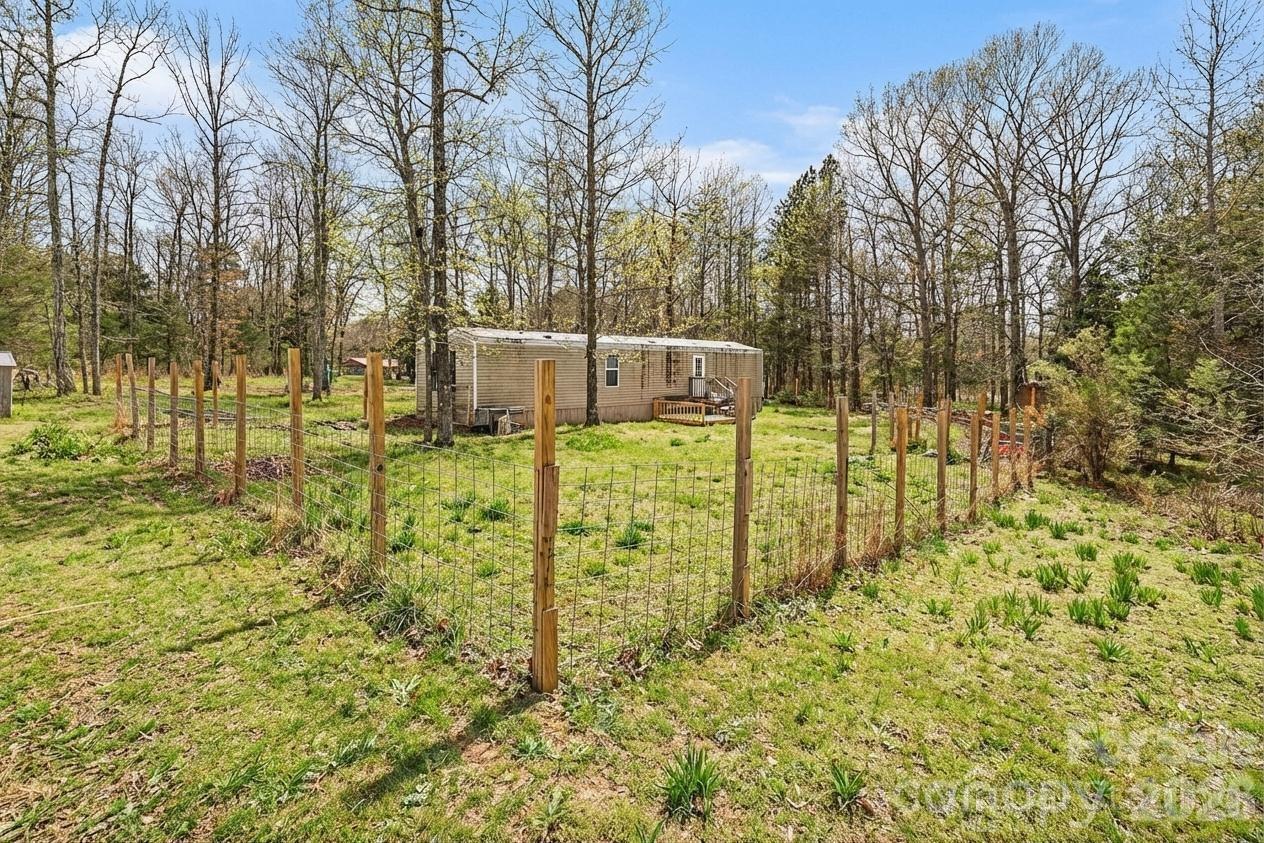 1846 Apple Blossom Road — York