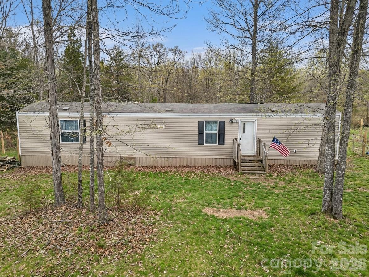 1846 Apple Blossom Road — York
