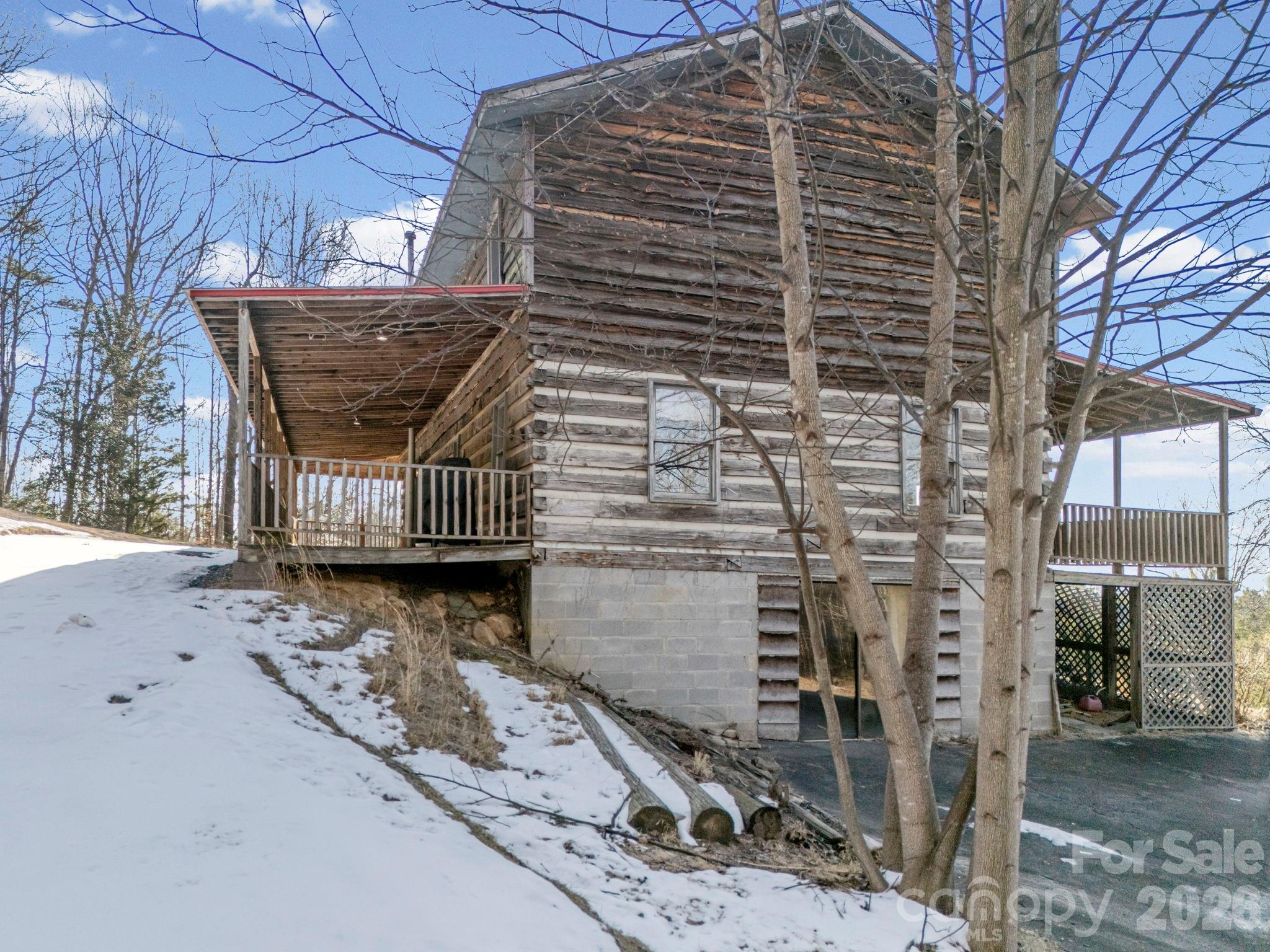 156 Carpenters Knob Drive — Lawndale