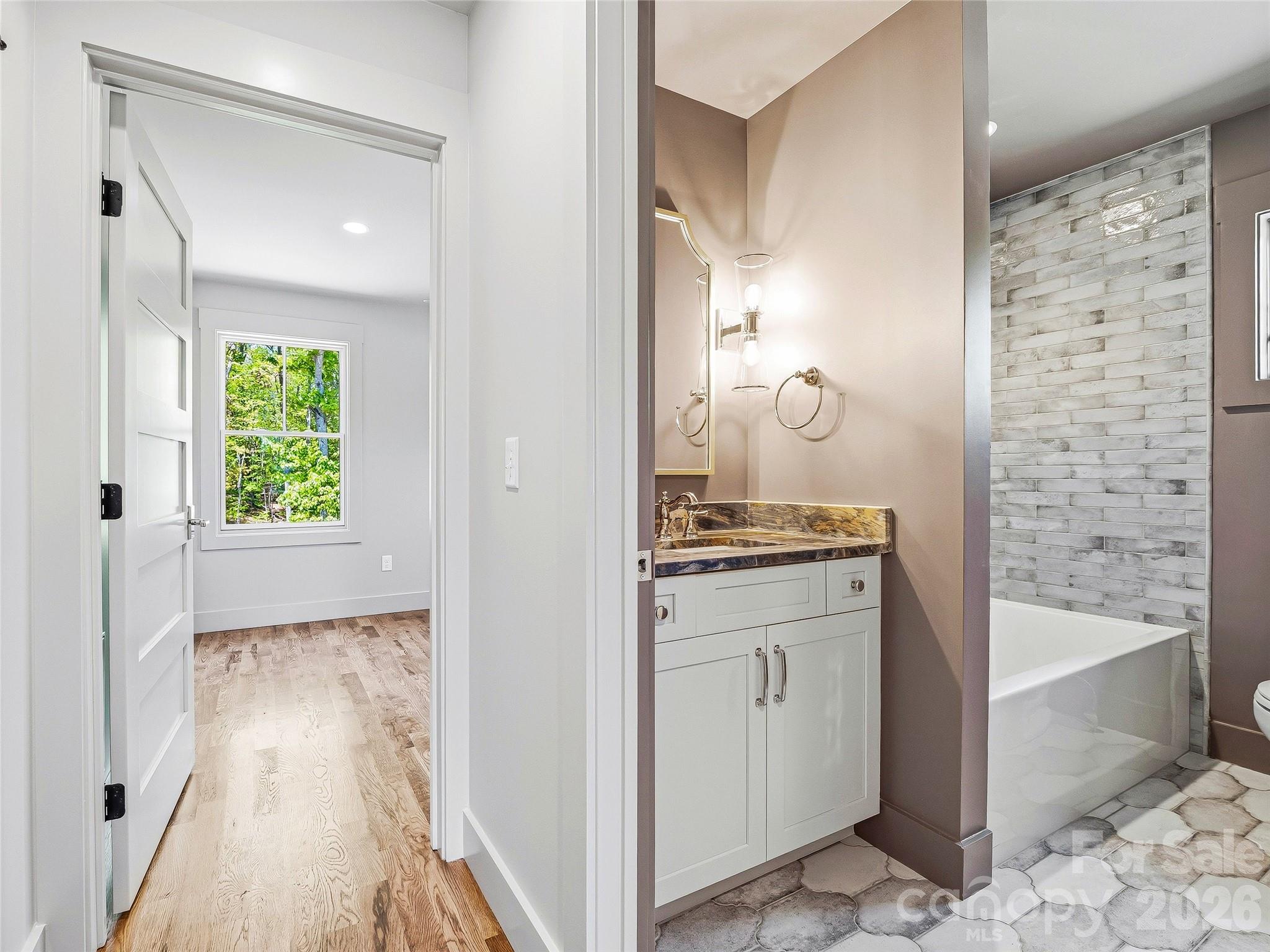 Lot 16 Ashe Park Circle — Asheville