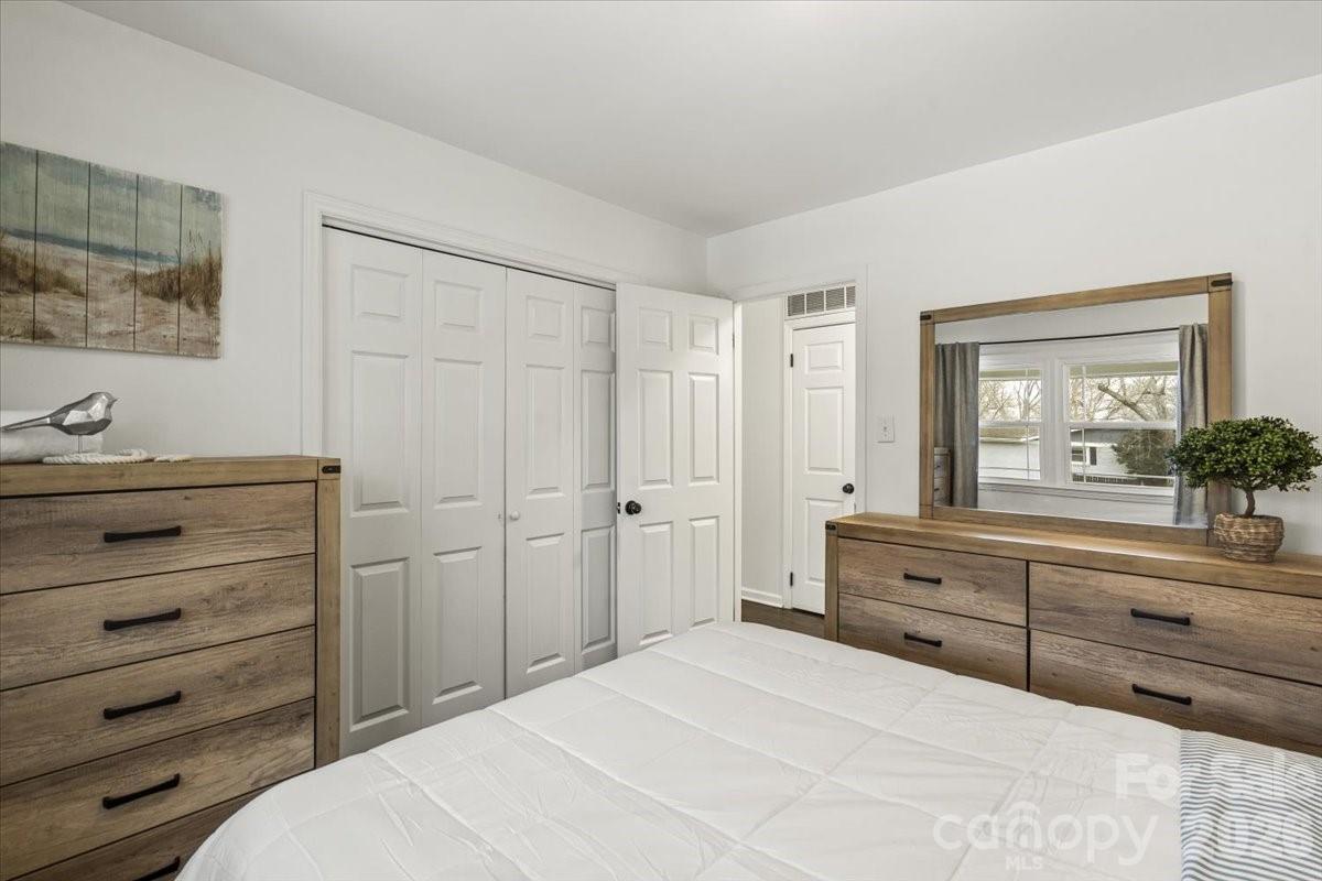 4930 Crestmont Drive — Charlotte