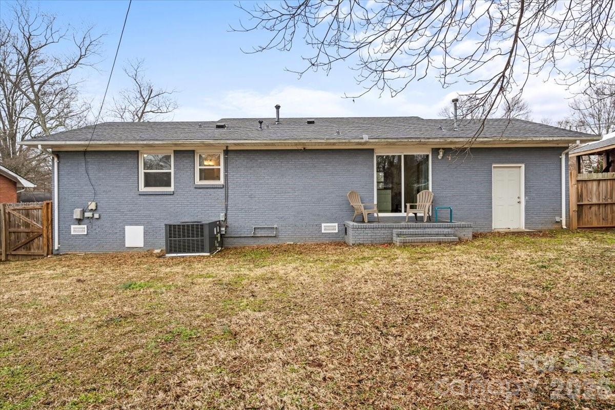 4930 Crestmont Drive — Charlotte