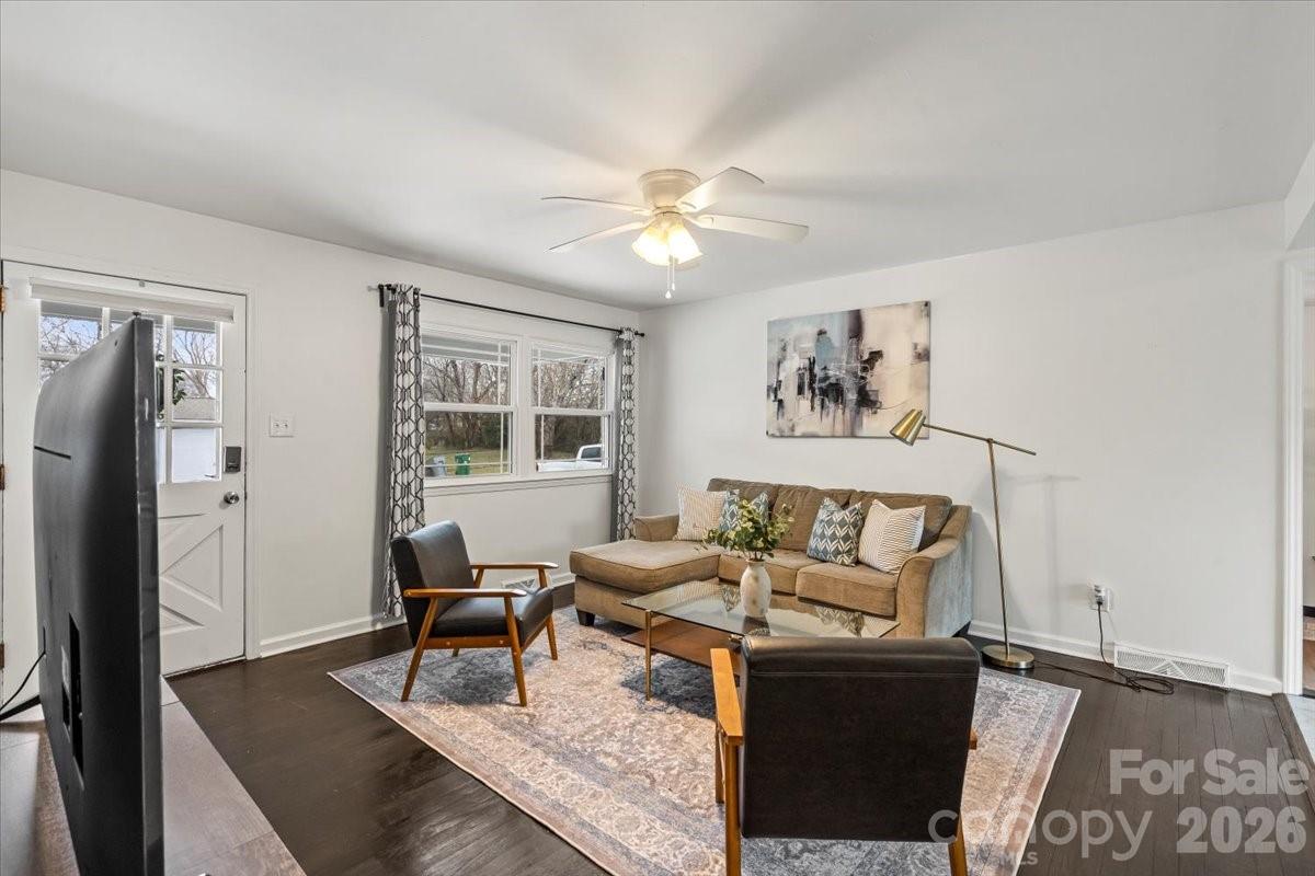 4930 Crestmont Drive — Charlotte
