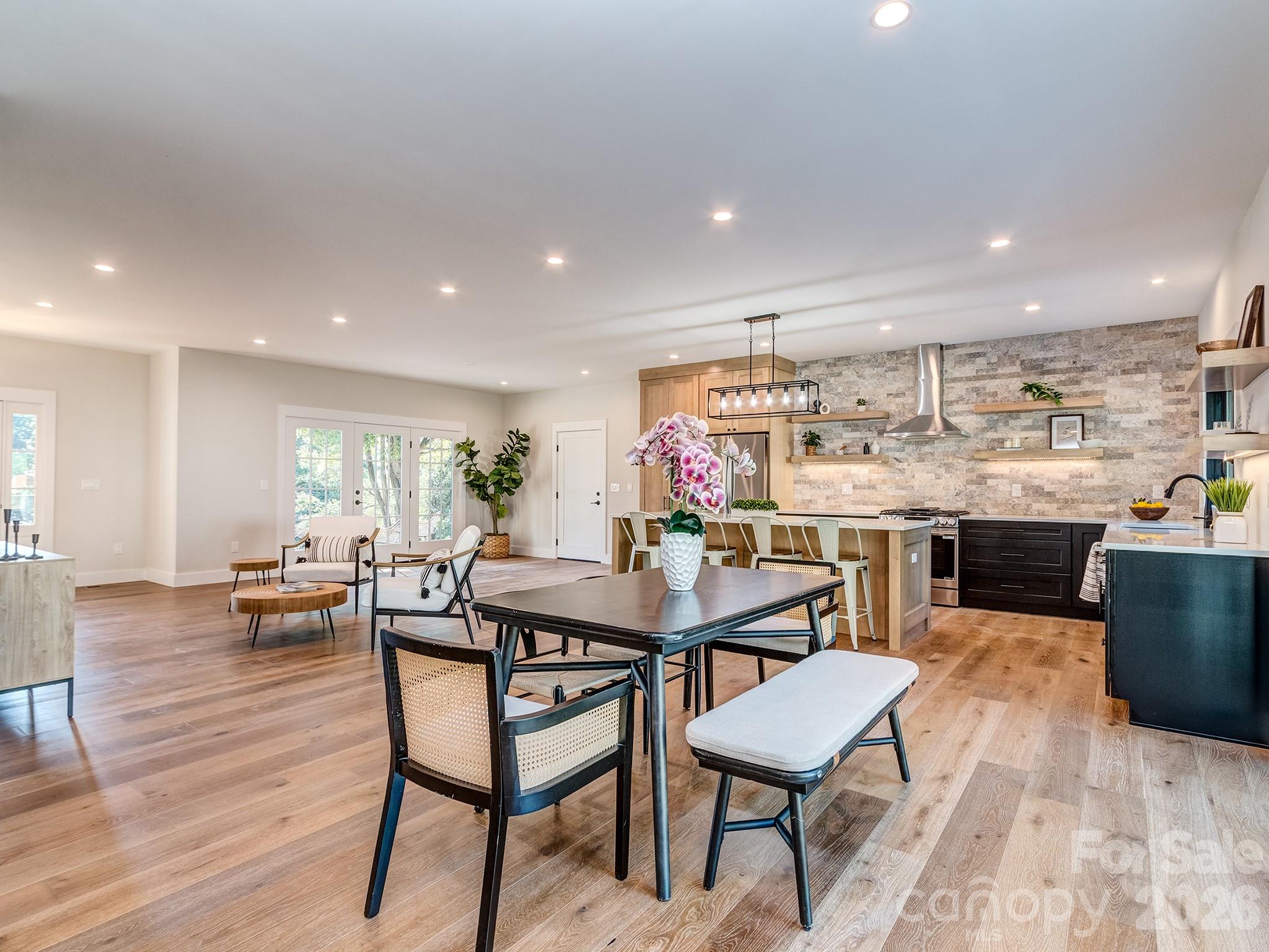 4899 Moonlite Bay Drive — Sherrills Ford