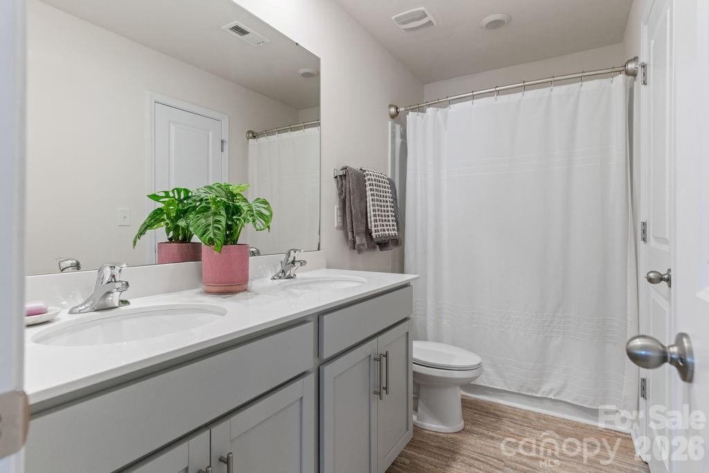 128 Neill Estate Lane — Mooresville