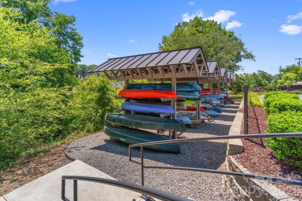 128 Neill Estate Lane — Mooresville