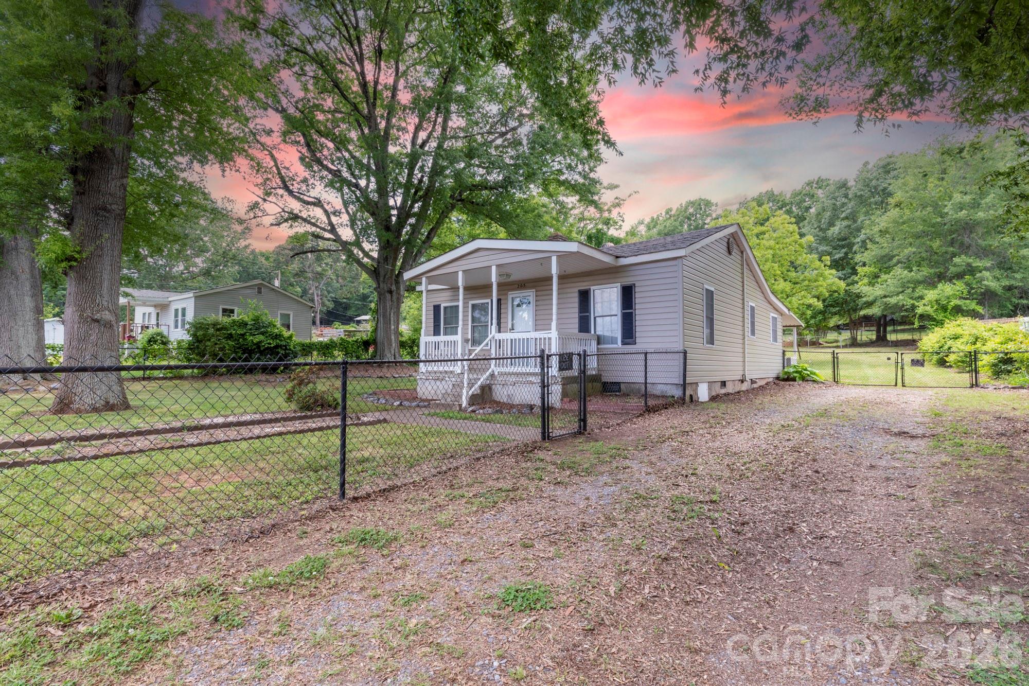 205 Stowe Acres Road — Kings Mountain
