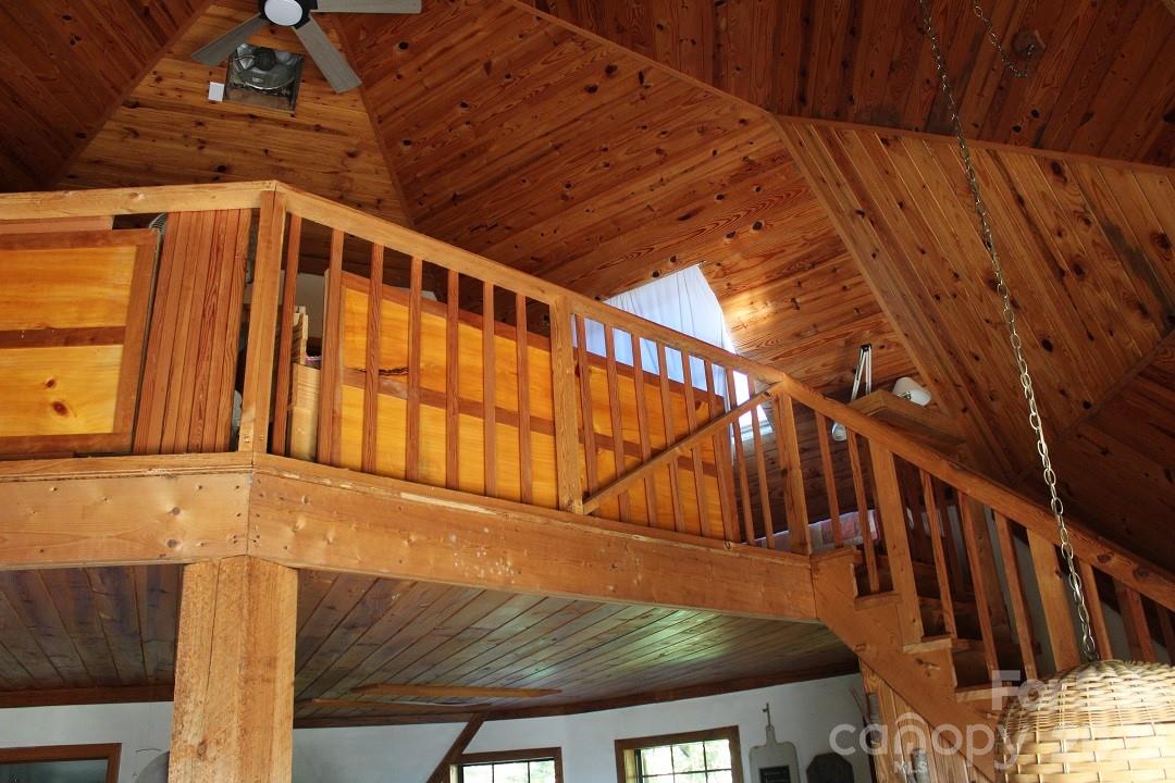 745 Broom Road — Tuckasegee