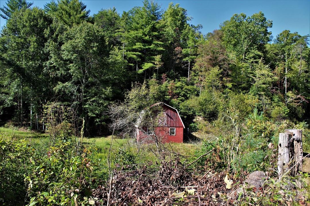 745 Broom Road — Tuckasegee