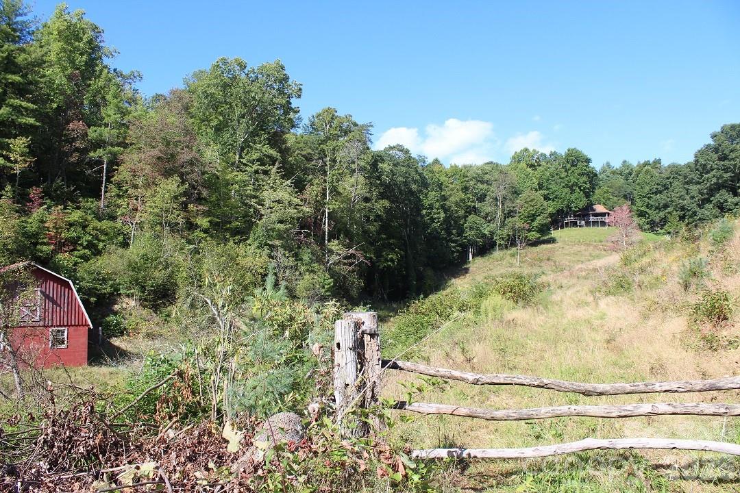 745 Broom Road — Tuckasegee