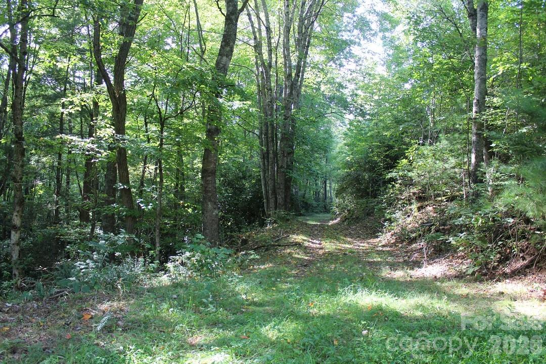 745 Broom Road — Tuckasegee