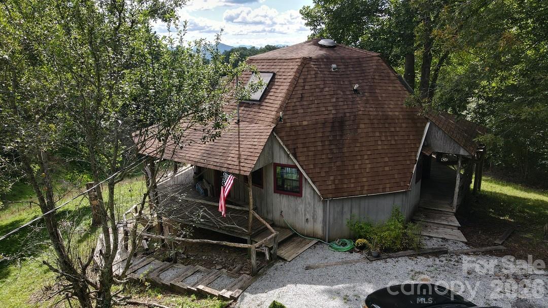 745 Broom Road — Tuckasegee