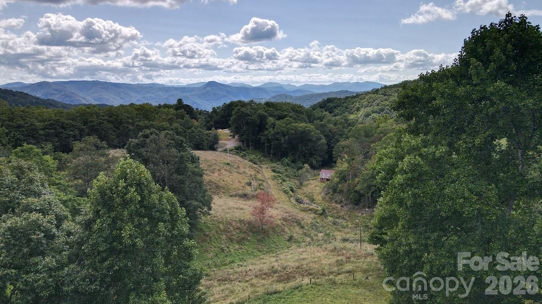 745 Broom Road — Tuckasegee