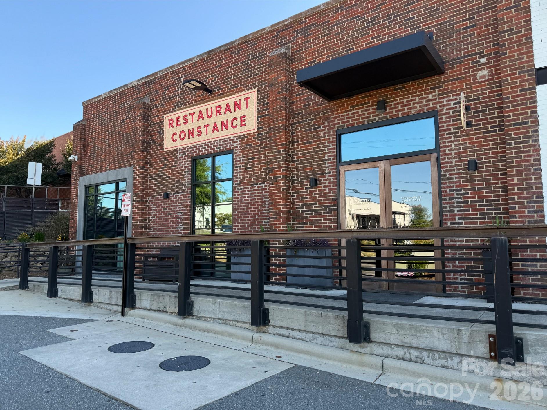 621 Campus Street — Charlotte