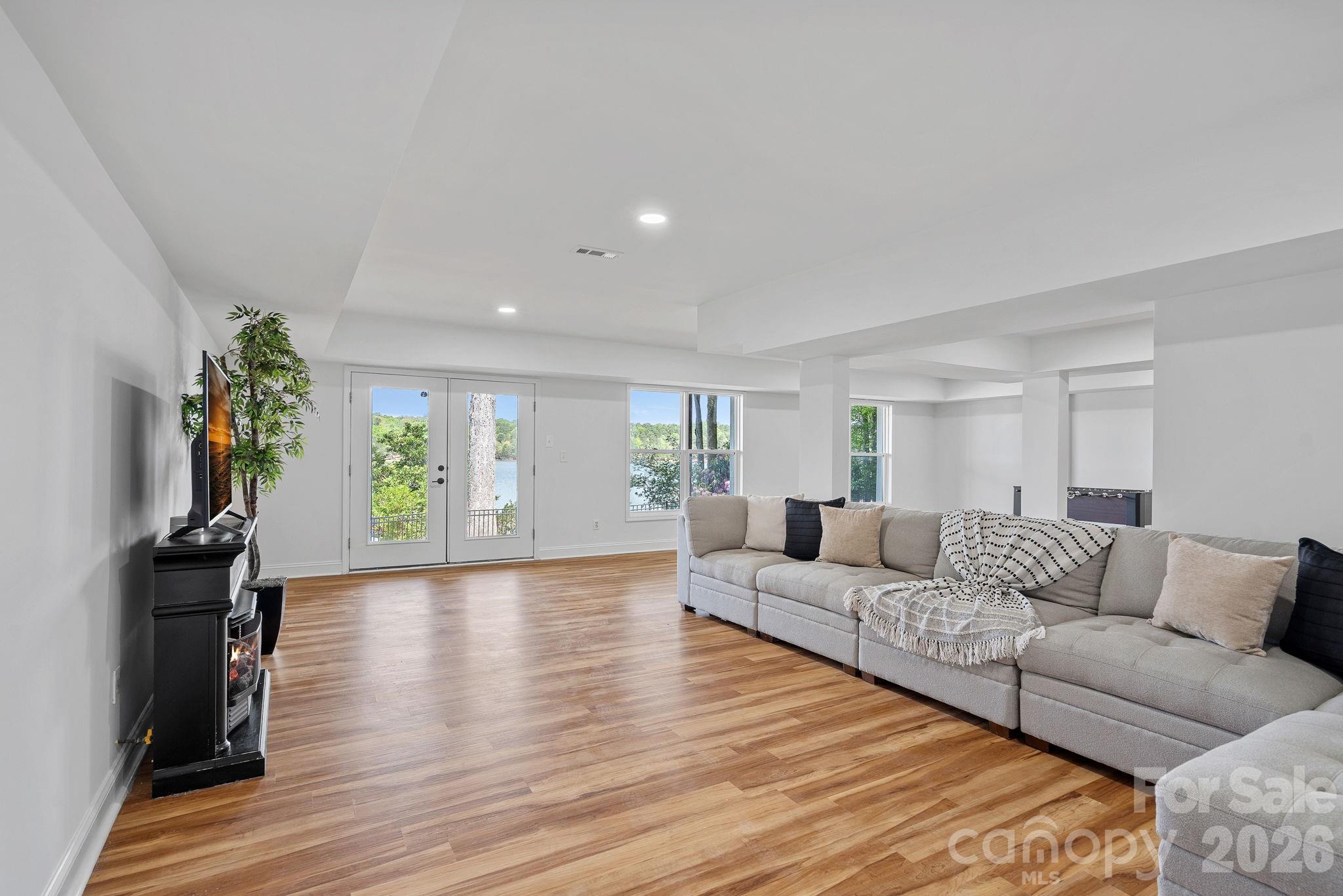 139 Hawks Point Drive — Troutman