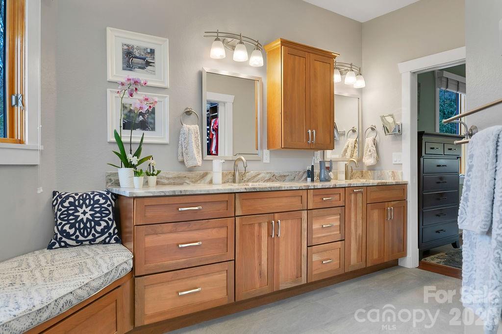 141 Bruce Circle — Pisgah Forest