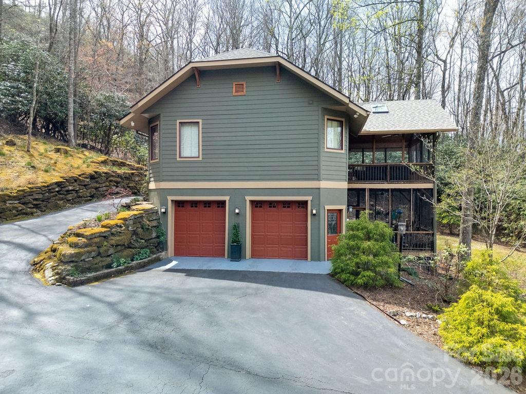 141 Bruce Circle — Pisgah Forest