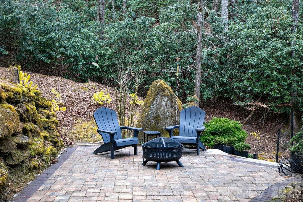 141 Bruce Circle — Pisgah Forest