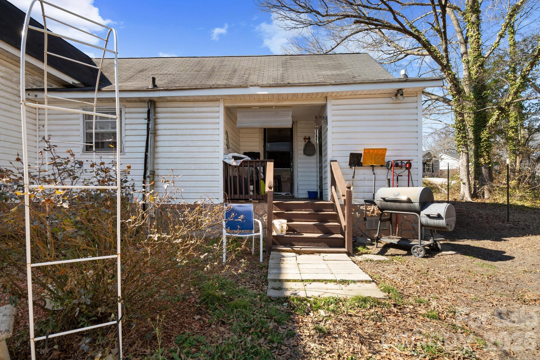 1242 W Airline Avenue — Gastonia