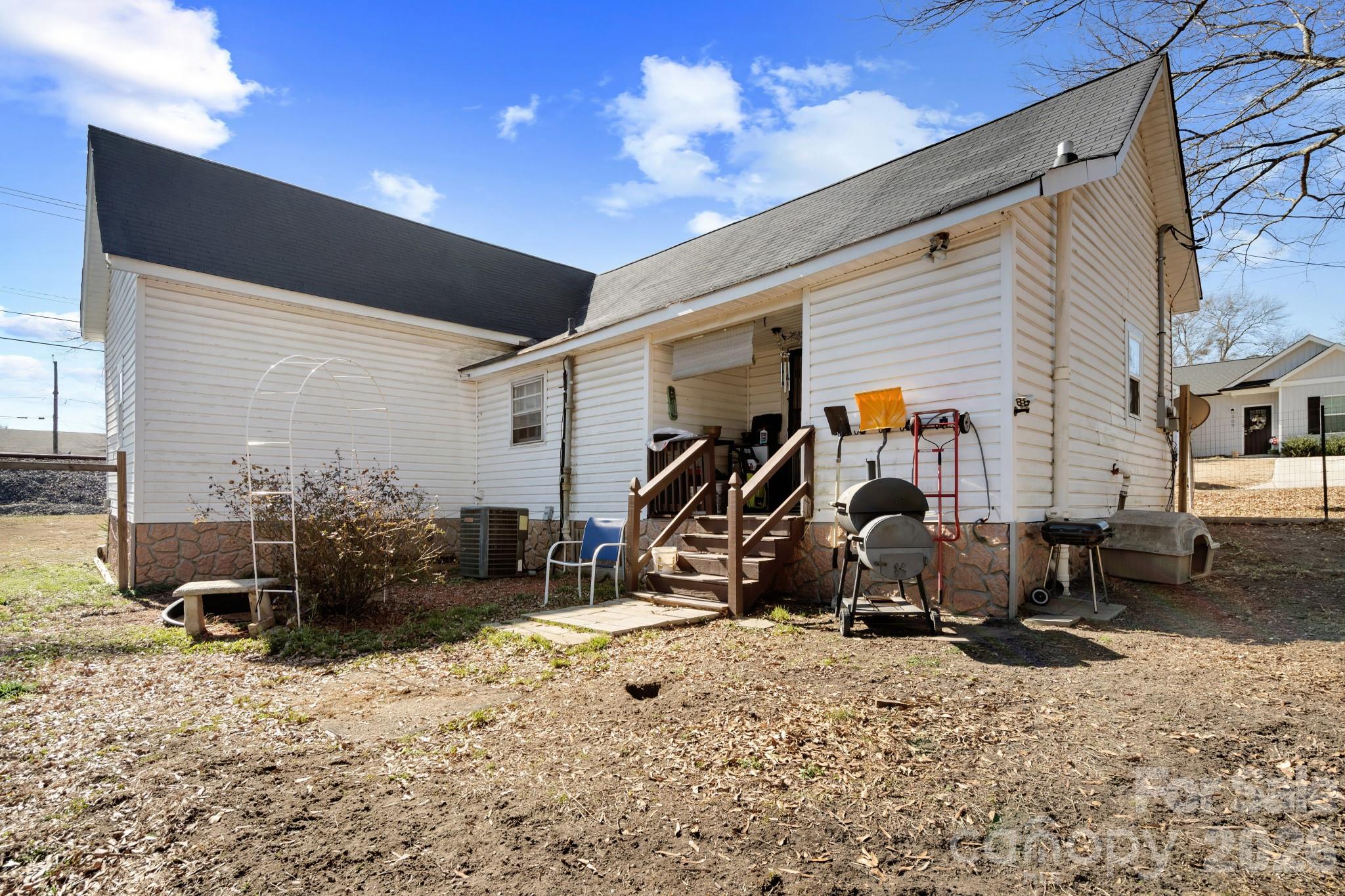 1242 W Airline Avenue — Gastonia