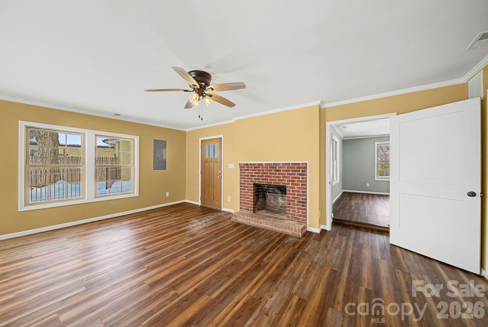 243 Shore Lane — Lexington